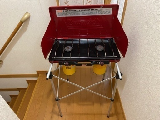 値下げしました　ツーバーナーコンロとロゴスのスタンドのセットです