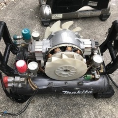 マキタ エアーコンプレッサー　AC400X   