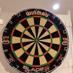 BLITZER　ダーツスタンド&WINMAU BLADE5