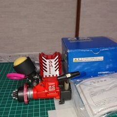 中古ながら、マフラー付きのラジコンエンジン良品