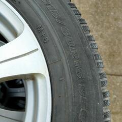 スタッドレスタイヤ　215/60R16 