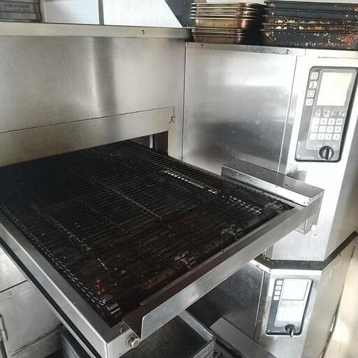 ピザ焼き器 業務用 600万で購入