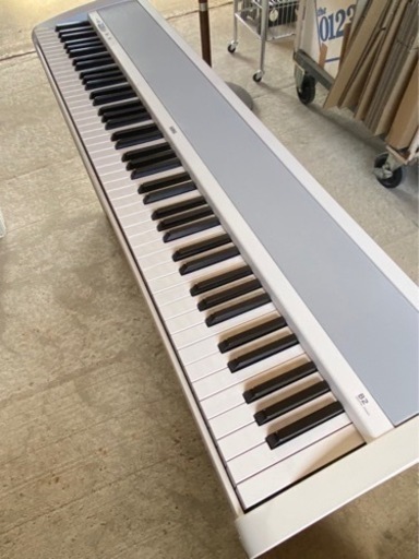 電子ピアノ　美品　KORG モデルB2    2022年式