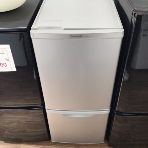 大人も着やすいシンプルファッション 冷蔵庫 パナソニック NR-B14AW-S