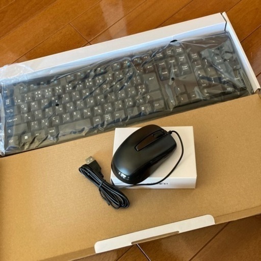 パソコン部品　キーボードとマウス