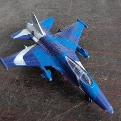 1107-107 戦闘機のおもちゃ