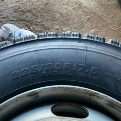 4tユニックのホイール付きスタッドレス売ります