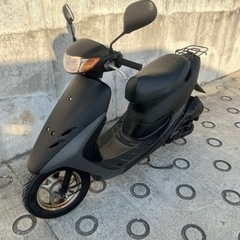 大人気セール‼️バッテリー新品✨嬉しいシート張り替え♪前後タイヤまだまだ山あり🗻 オイル満タン🈵 ライブディオ✴