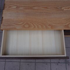 ACTUS(アクタス)で取り扱われていたRELIEF(レリーフ) タモ材×ウォールナット材 ローボードです。ナチュラルな質感シンプルなデザインが魅力のテレビボード。丸みのある角が特徴です♪久和屋CJ516