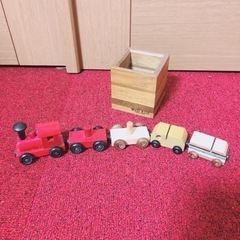 磁石で引っ付く　木製　列車　車　おもちゃ