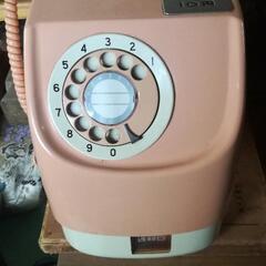 昔のタバコ屋さんにあった懐かしいピンク電話レトロ