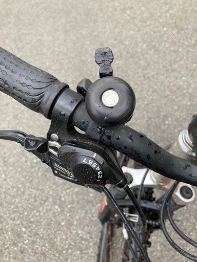 自転車 マウンテンバイク 21段変速 アルミフレーム