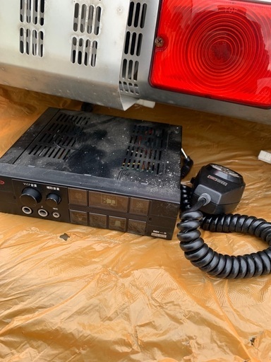 注文 希少！本物現車外し！救急車ライト、アンプ、拡声器！下取り可能  