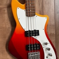 フェンダー　エレキベース