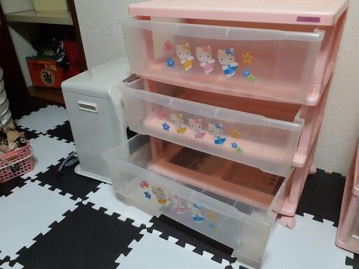 ハローキティーのプラスチック三段収納 大 値下げしました