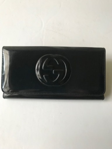 GUCCI 長財布 ロングウォレット フラップ ロゴエンボス エナメル ソーホー