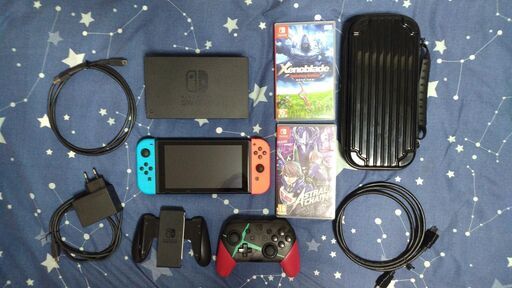 Nintendo Switch V2 + ２ゲーム、プロコン、ケース、そのた