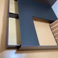 クイーンサイズ　ベットフレーム