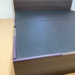 クイーンサイズ　ベットフレーム