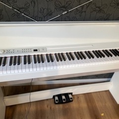 電子ピアノ　KORG 88鍵盤　ホワイト