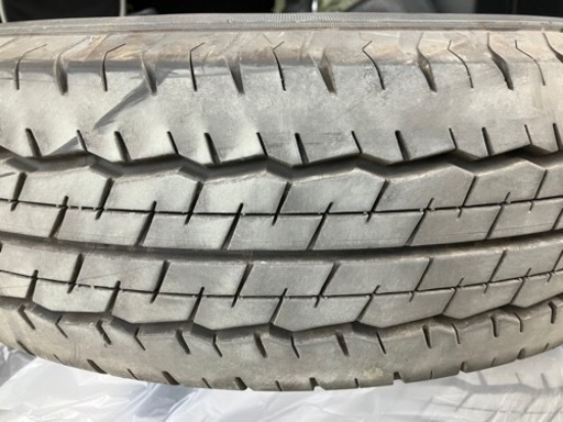 ハイエース用夏タイヤ 5000km走行 4本セット