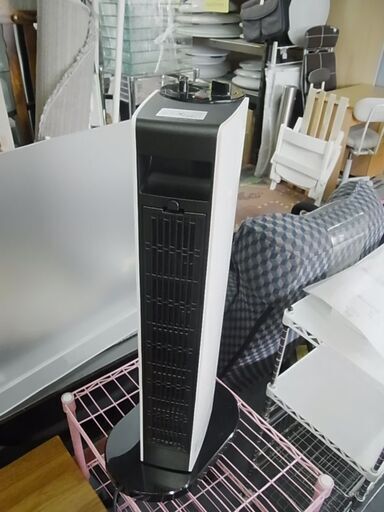 モダンデコ　スリムタワー型 セラミックファンヒーター mdht-004　首振り　セラミックヒーター　電気ヒーター　2019年製