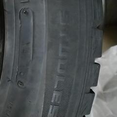 スタッドレス 215/60r16 wm01 2016年製