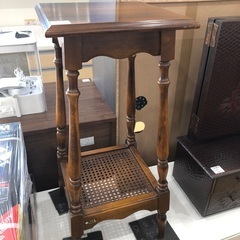 電話台　カリモク