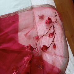 シルクスカーフ　赤　刺繍花