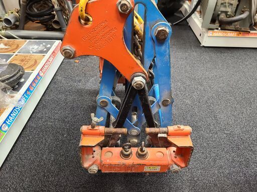 イーグルクランプ EUIV-2000 可変側溝用内吊クランプ U字溝 2000kg 300-500mm
