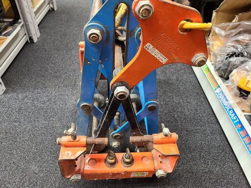 イーグルクランプ EUIV-2000 可変側溝用内吊クランプ U字溝 2000kg 300-500mm
