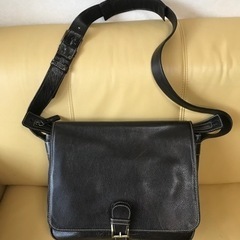 美品 レザー ショルダーバック