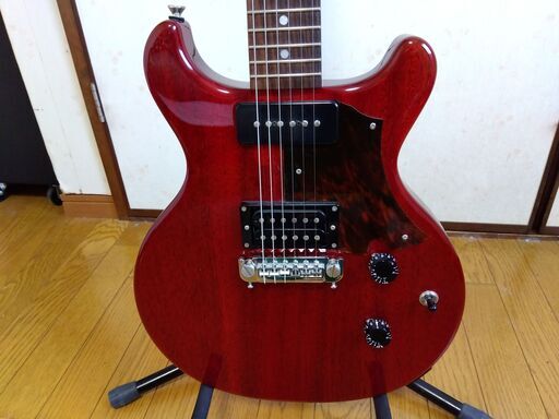 Rabbit isのUSA-1モデルです。ボディはマホガニーのチェリーで上品な雰囲気で、純正ギグバッグ付属です。 Rabbit isのUSA-1モデルです。ボディはマホガニーのチェリーで上品な