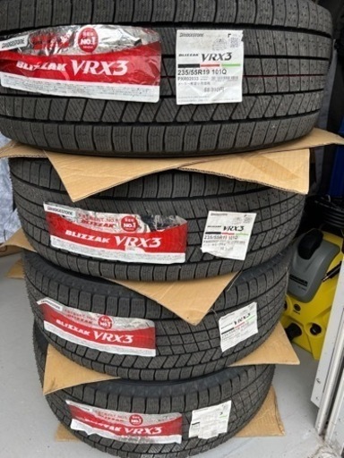 ブリヂストン　VRX3 235/55r19 スタッドレスタイヤ