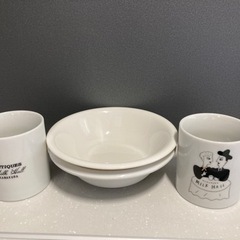 鎌倉 MILK HALL マグカップ、白い小鉢