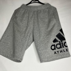 Adidas半ズボン