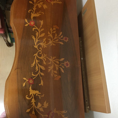 イタリア製象嵌チェスト猫脚