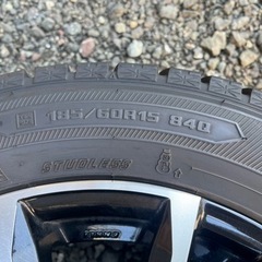 スタッドレスタイヤセット　185/60R15