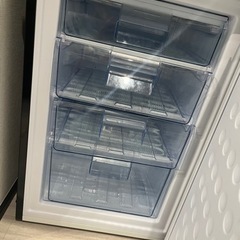 冷凍庫 前開き 小型 85L アイリスオーヤマ　黒