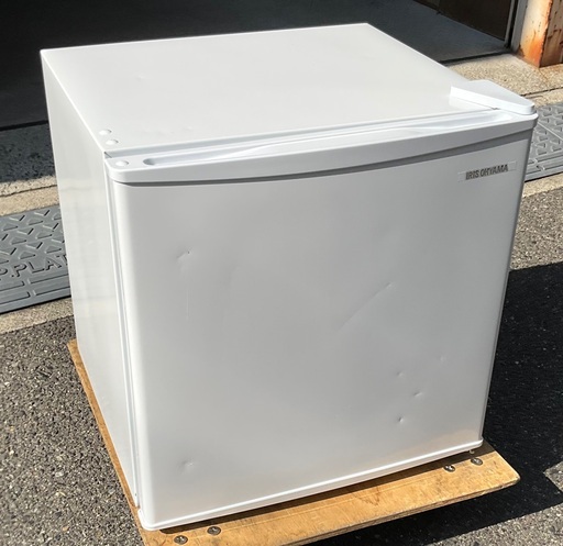 【RKGRE-004】特価！アイリスオーヤマ/1ドア冷蔵庫/45L/IRSD-5A-W/中古品/2022年製/当社より近隣無料配達！