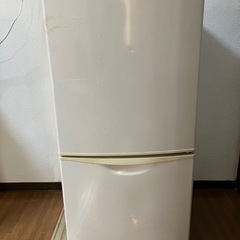 冷凍　冷蔵庫　小型　（便利なホウキとモップ付き）