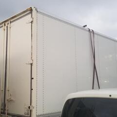 2tトラックの箱　物置などに