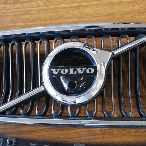VOLVO　ＸＣ４０　純正フロントグリル