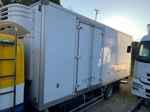 福岡発 4t冷蔵冷凍コンテナ 横扉無 その他多数コンテナ有 お値段交渉有