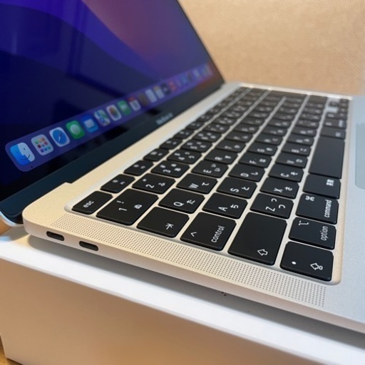 美品MacBook Air M1 8GB SSD256GB バッテリー93% Amazon.co.jp: 【整備済み品】 Apple MacBook Air M1 2020(13