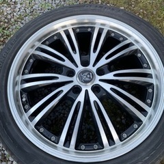 車のパーツ タイヤ、ホイール