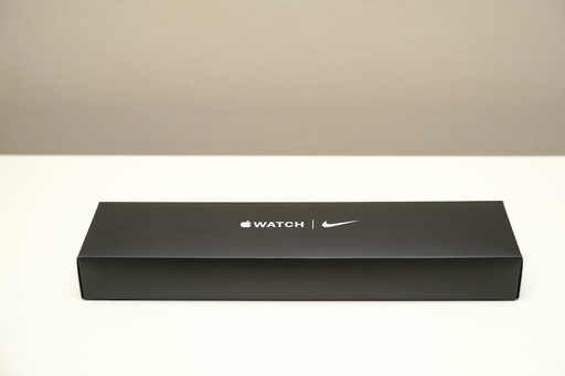 新品近い　Apple Watch SE 40mm Nike スペースグレイ　バッテリー100%