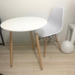 カフェテーブル　丸テーブル　椅子　セット　白