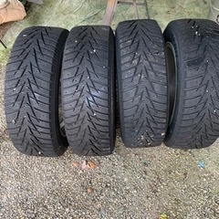 トヨタ純正 プリウスα 特別仕様車 バリ山 国産スタッドレス 205/60R16 トヨタ純正 プリウスα 特別仕様車 バリ山 国産スタッドレス 205/60R16