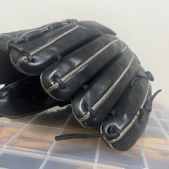 投手用の硬式グローブ